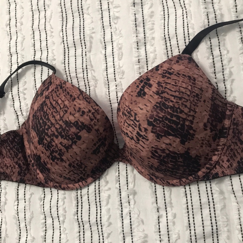 Wear Everywhere push-up Victoria's Secret Bra 34D